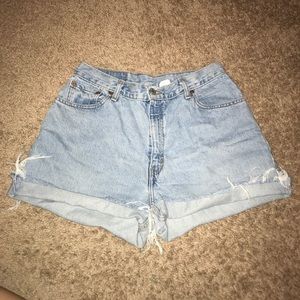 High Waisted Levi 550 Cutoffs